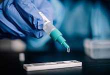 Corona Schnelltest Personalausweisnummer - Foto: Zacharie Scheurer/dpa-tmn