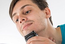 Barttrimmer - Christin Klose/dpa-tmn