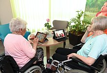 Internet im Seniorenheim - Foto: Uwe Zucchi/dpa