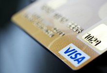 Kreditkarte f&uuml;r Kaution - Foto: J&ouml;rg Carstensen/dpa