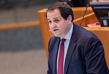 Nordrhein-Westfalens Medienminister Nathanael Liminski - Rolf Vennenbernd/dpa/Archivbild