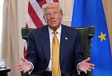 US-Präsident Trump trifft von der Leyen in Schottland - Jacquelyn Martin/AP/dpa