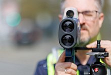 Polizei stoppt Einsatz von Lasermessgeräten - Daniel Karmann/dpa