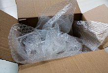 Eine Kiste mit Noppenfolie - Laura Ludwig/dpa-tmn