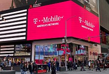 T-Mobile US meldet starkes Kundenwachstum - Foto: Christoph Dernbach/dpa