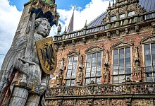 20 Jahre Bremer Welterbe - Roland und Rathaus - Sina Schuldt/dpa