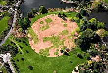 Gespiegelt - FOTO: HARALD NEUMANN