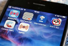Warn-Apps - Foto: Jens Kalaene/dpa/Symbolbild