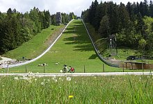 Die Skisprungschanze am Kulm - Andreas Drouve/dpa-tmn