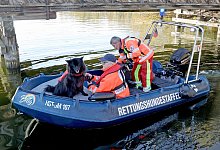 Suche nach vermisstem Achtjährigen mit Suchhund - Bernd Wüstneck/dpa