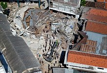 Schuleinsturz in Indonesien - Sahlan Kurniawan/XinHua/dpa