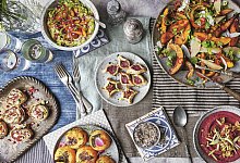 Karam-Rezension - Nassima Rothacker Aus: KARAM – gemeinsam genießen. Orientalische Rezepte & Gastfreundschaft. Sieveking Verlag, 2019.