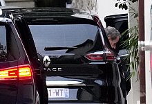 Frankreichs Ex-Präsident Sarkozy kommt unter Auflagen frei - Christophe Ena/AP/dpa