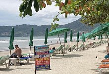 Patong Beach auf Phuket - Foto: Carola Frentzen/dpa