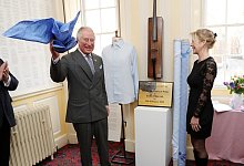 Prinz Charles + Emma Willis - Foto: Chris Jackson/PA Wire/dpa