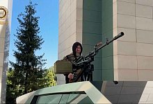 Tschetschenischer Machthaber Kadyrow fährt Tesla Cybertruck - Uncredited/Ramzan Kadyrov Telegram channel via AP/dpa