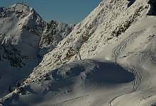 Blick auf das Skigebiet Stubaier Gletscher von der Schaufelspitze - Jonathan Schmid/dpa/dpa-tmn