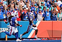 Touchdown - Jeffrey T. Barnes/FR171450 AP/AP