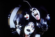 Kiss-Gitarrist Ace Frehley gestorben - Richard Drew/AP/dpa