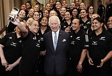 König Charles III. trifft Rugby-Mannschaft - Aaron Chown/PA Wire/dpa