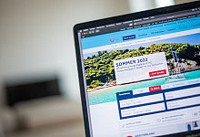 Sommerangebote kommen mit Rabatten daher - Foto: Zacharie Scheurer/dpa-tmn