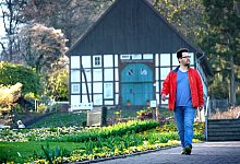 Fr&uuml;cht Kurt Ehmke wandert am Botanischen Garten - Andreas Fr&uuml;cht