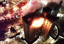 Brand in einem Hochhaus in New York - Uncredited/New York City Fire Department/AP/dpa