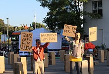 Theatre Fragile - Joline Heller