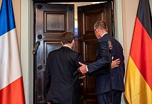 Kanzler Merz empf&auml;ngt Frankreichs Pr&auml;sident Macron - Michael Kappeler/dpa