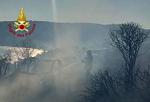 Brände auf Sardinien - -/Vigili del Fuoco/dpa
