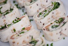 Wraps mit Lachsf&uuml;llung - Sebastian Gollnow/dpa/dpa-tmn