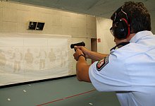 In der Schie&szlig;halle beim Training - Freya K&ouml;hring