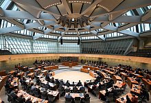 Landtag erörtert Radikalisierung Jugendlicher - Federico Gambarini/dpa