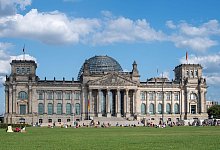Reichstagsgeb&auml;ude - Monika Skolimowska/dpa-Zenztralbild/dpa