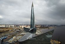 Blick auf den Geschäftsturm Lakhta Centre, den Hauptsitz des russischen Gasmonopols Gazprom. - Dmitri Lovetsky/AP/dpa