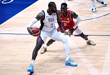 LeBron James und Dennis Schröder - Adam Davy/PA Wire/dpa
