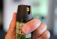 Reizgas an Schule versprüht - Bernd Weißbrod/dpa