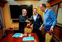 Starmer, Macron und Merz auf dem Weg in die Ukraine - Kay Nietfeld/dpa