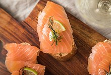 Baguette mit R&auml;ucherlachs - Christin Klose/dpa-tmn