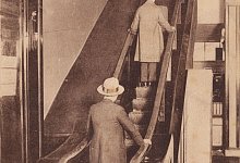 Erste deutsche Rolltreppe im Kölner Kaufhaus Tietz - Kölnisches Stadtmuseum/dpa