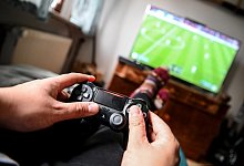 Zocken - Foto: Britta Pedersen/dpa-Zentralbild/dpa