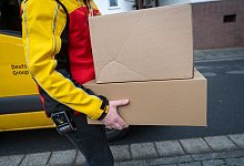 Paketdienst - Sebastian Gollnow/dpa