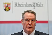 Ministerpr&auml;sident Alexander Schweitzer (SPD) - Arne Dedert/dpa