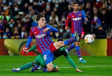 Hat seinen Vertrag beim FC Barcelona verl&auml;ngert: Gavi. - Joan Monfort/AP/dpa