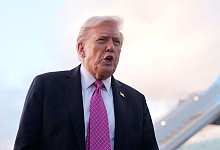 US-Präsident in Florida - Mark Schiefelbein/AP/dpa