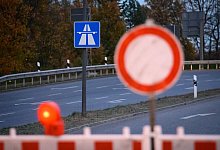 Vollsperrung Autobahn - Jonas Walzberg/dpa