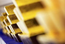 Goldbarren lagern in einem Tresor der Deutschen Börse AG - Frank Rumpenhorst/dpa