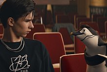 Loris Sichrovsky als Jo Wieland in einer Szene des Films "Die Schule der magischen Tiere 2". - -/Leonine/dpa