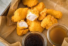 Chicken Nuggets mit Sauce - Christin Klose/dpa-tmn