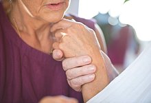 «Demenzbegleiter» in Krankenhäusern - Daniel Naupold/dpa